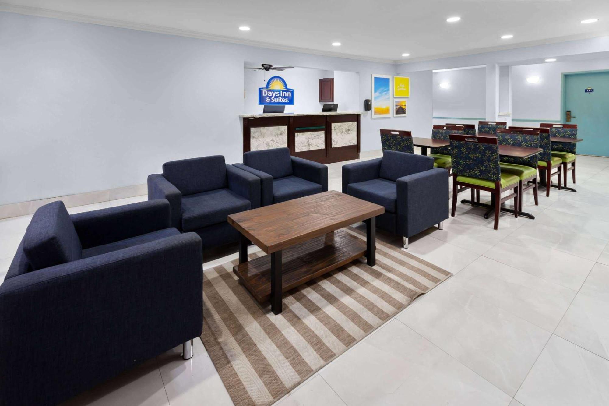Days Inn & Suites By Wyndham Siler City Zewnętrze zdjęcie