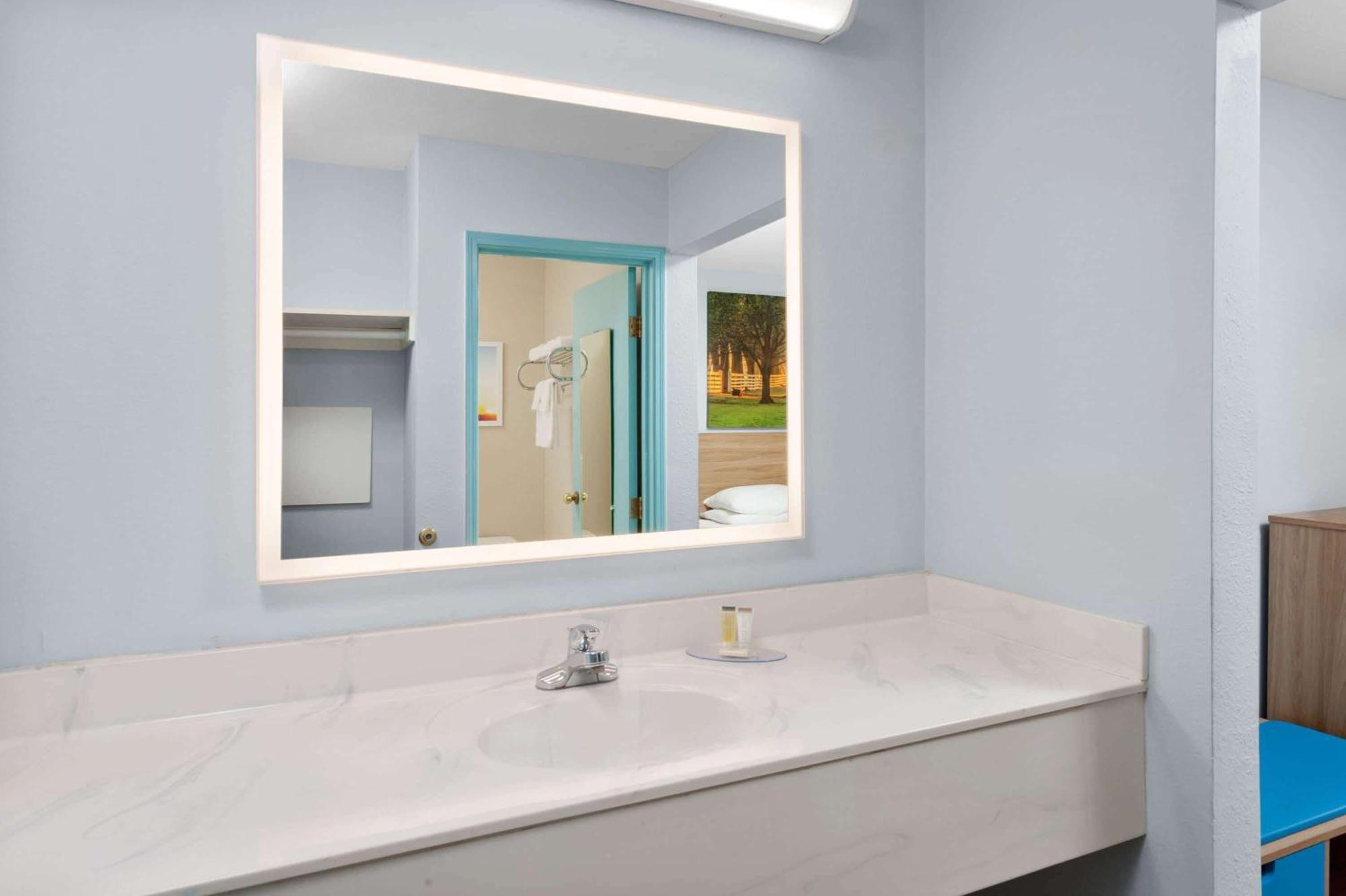 Days Inn & Suites By Wyndham Siler City Zewnętrze zdjęcie